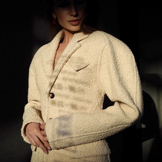 Логотип @julia_berds - В чем стиль, сестра?