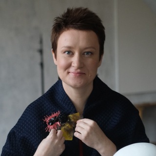 Логотип @julia_burilina_stylist - Burilina PRO. Стиль, жизнь и деньги