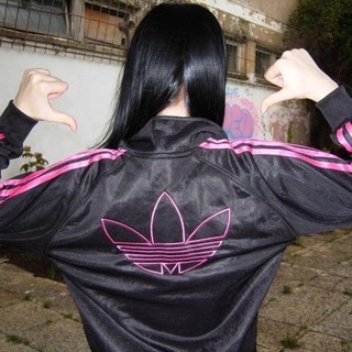 Логотип @juliaaapo - жульпо