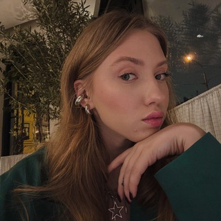 Логотип @juliakuznetssova - hey, it's Juli