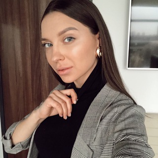 Логотип @juliana_an - J