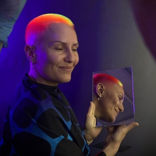 Логотип @juliasperfume - Юлия Кузьмищева | JULIASPERFUME