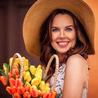 Логотип @juliesaturome - JULIE SATU ROME