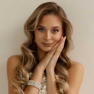 Логотип @juliessosays - JULIESSO про бизнес-блогинг