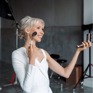 Логотип @julimel_makeup - Визажист Юлия Мелеховец