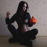 Логотип @julius_is_here - I’m here! [Я тута!] Юлиус вещает!