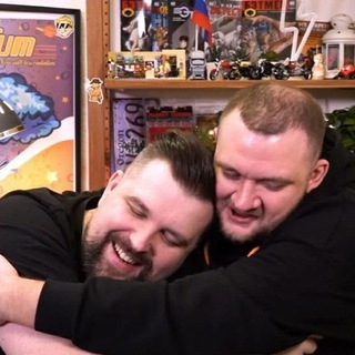 Логотип @juliuswhat - приятный чат💍