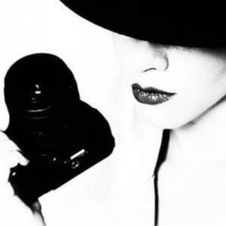 Логотип @julls_diary - следуй за белым кроликом