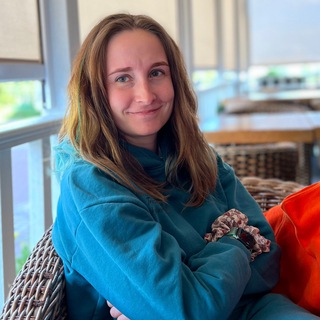 Логотип @july_crew - Юля Кру ex-music TikTok lead