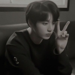 Логотип @jungkookchat - чат.