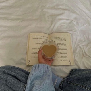 Логотип @just2books - живу ради книг (закрыто)