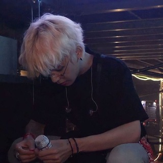 Логотип @jxminnnnnth - умерший банан