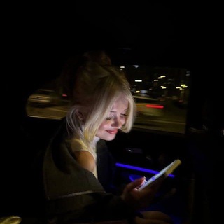 Логотип @kaerllyqq - k.