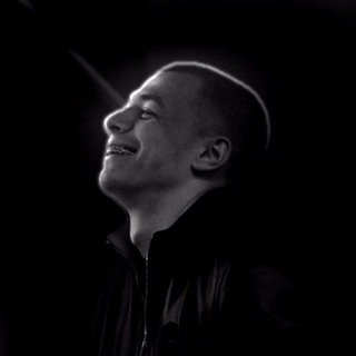 Логотип @kakgovoritmacan - как говорит MACAN