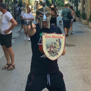 Логотип @kaneof - Миша Кейн