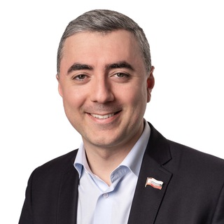 Логотип @karenaperian - Карен Аперян