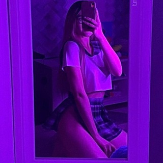 Логотип @karina_astaziai - Училка 18+ 🔞