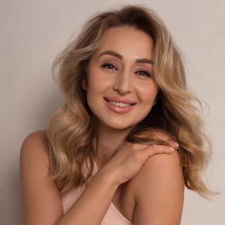 Логотип @karinavnature - KARINAVNATURE