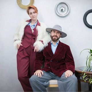 Логотип @karmakarlovih - Карма Карловых