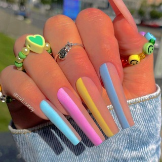 Логотип @karrtino4ka - naiillss | ногти | маникюр🤍