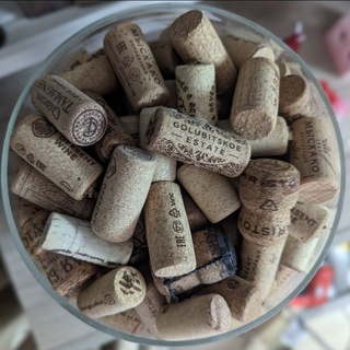 Логотип @kateandnick - Еда и Вино