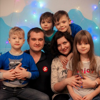 Логотип @kateandtripletss - kate.and.triplets