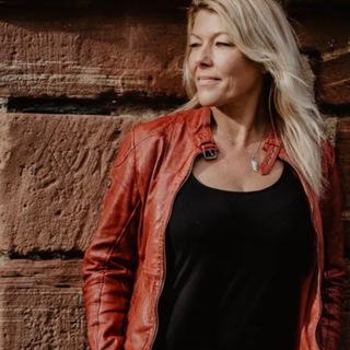 Логотип @katebonoevolution - KateBonoEvolution