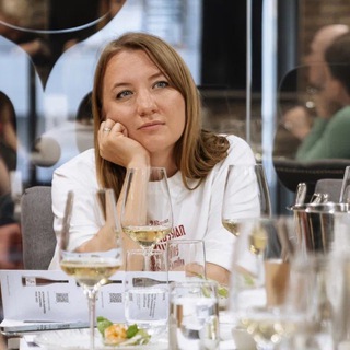 Логотип @katebookswine - Катя, Книги и Вино