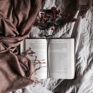 Логотип @katebreadingclub - Kate Butko Reading Club 📚