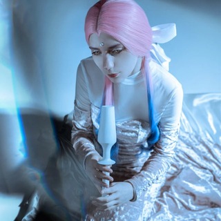 Логотип @katrikosss - katri.cos Corp. от создателей клеили, мазали, перетирали при поддержке 2-ух ящиков просроченной шпаклевки и грунта для забора