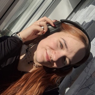 Логотип @katrin_komissarova_life - просто Катёнок, но иногда Катястрофа