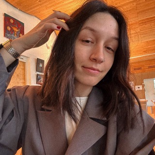 Логотип @katrinetav - просто катя