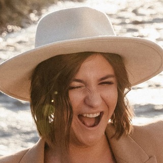 Логотип @katyatyrell - katya.tyrell