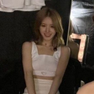 Логотип @kdramalogolesschat - чат