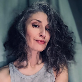 Логотип @kesyoga - Карина Есина| йога