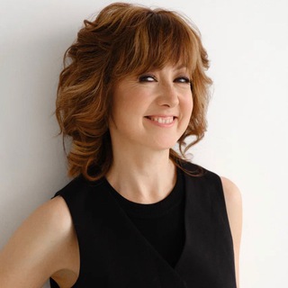 Логотип @kharitonovastory - Харитонова. Живой маркетинг