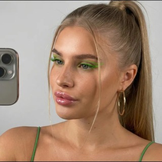 Логотип @khassaiii - бьюти-бахни с khasaaiii