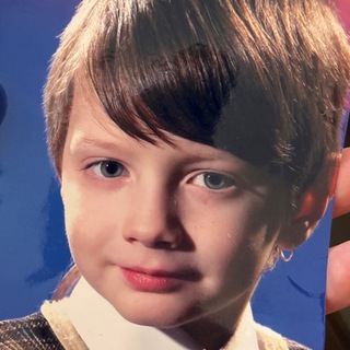 Логотип @khlapov - XΛАPӨV