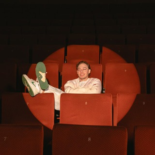 Логотип @kiddingjust - Миша Кучеренко