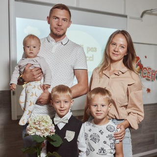 Логотип @kidstravellingcy - Полетели с детьми!