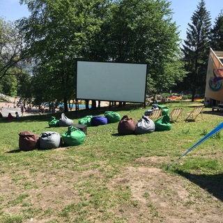 Логотип @kino_na_spivochomu - Кіно на співочому