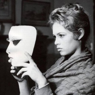 Логотип @kinolada - kinolada