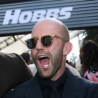 Логотип @kinoxen - Kinoxen - Новости | Кино | Факты