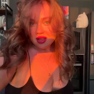 Логотип @kissssssli_x - With my eyes 👁️