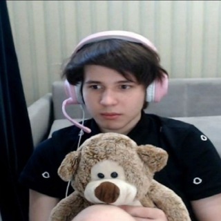 Логотип @kjukvi - кирка не из майнкрафта🐽