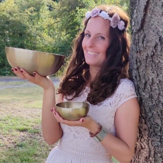 Логотип @klangschalenkarussel - Klangschalenkarussel 🎠