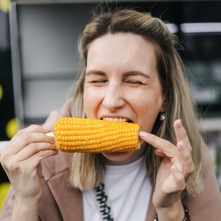 Логотип @klukva_ka - Klukva - болталка для своих 🌿