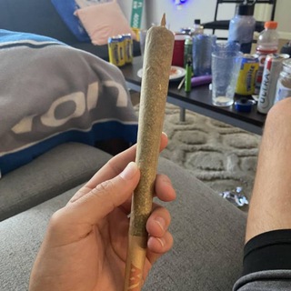 Логотип @kmpnl - Кладмен мудак, прикоп на Луне