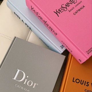 Логотип @knigi_de - 📚книги 📝курсы 📑марафоны По выгодной цене