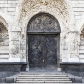 Логотип @knigidna - Двери в библиотеку